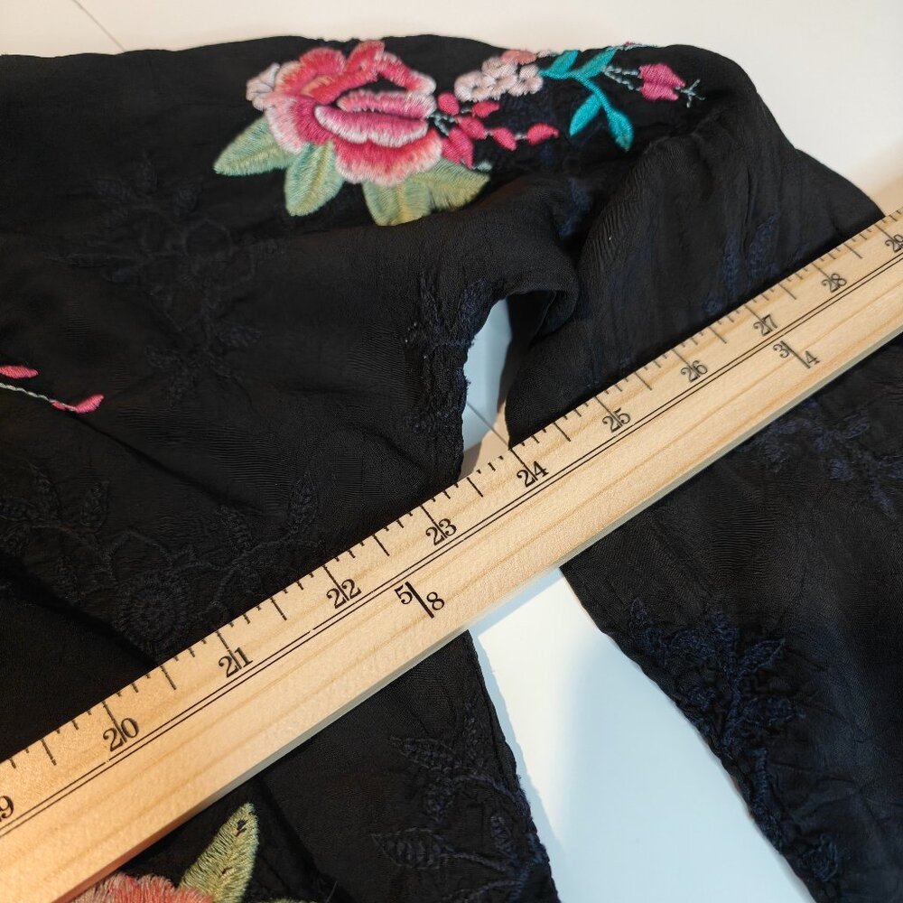 Unique Johnny Was Tunic Floral Long Sleeve Black Embroidered Top XL - Picture 7 of 11